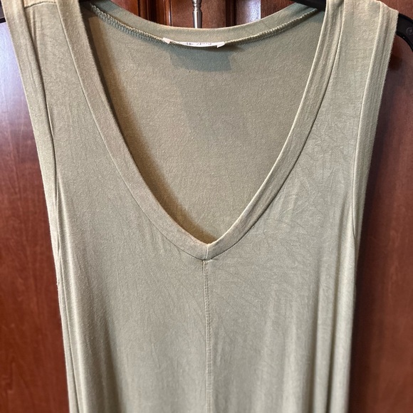 Charlotte Avery Green Sleeveless Dress. Medium. Bundle 4 Deals! - Picture 9 of 15